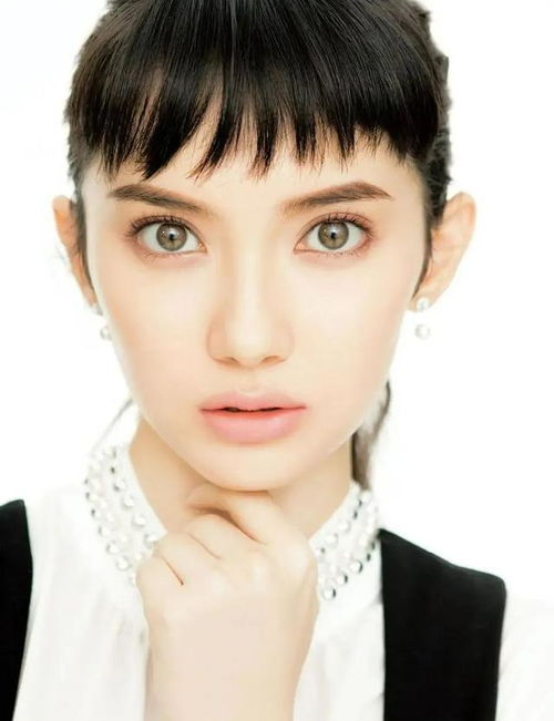 混血氣質(zhì)市川紗椰 皮膚白皙,身材高挑,一見傾心